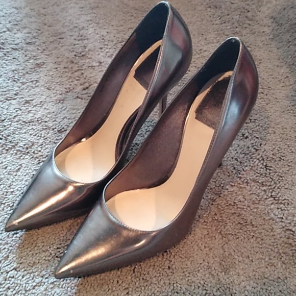 Christian Dior silver pump. - Picture 1 of 7